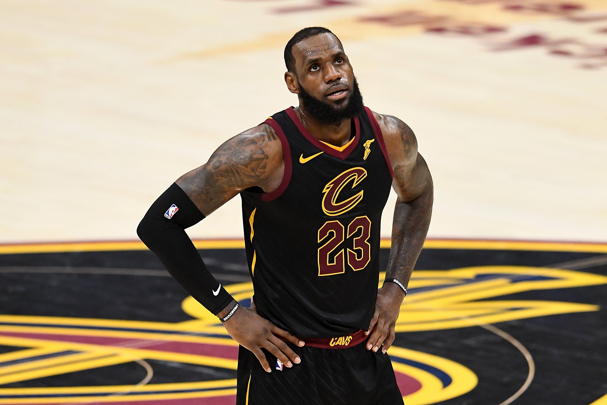 Warriors among teams with best odds to land LeBron