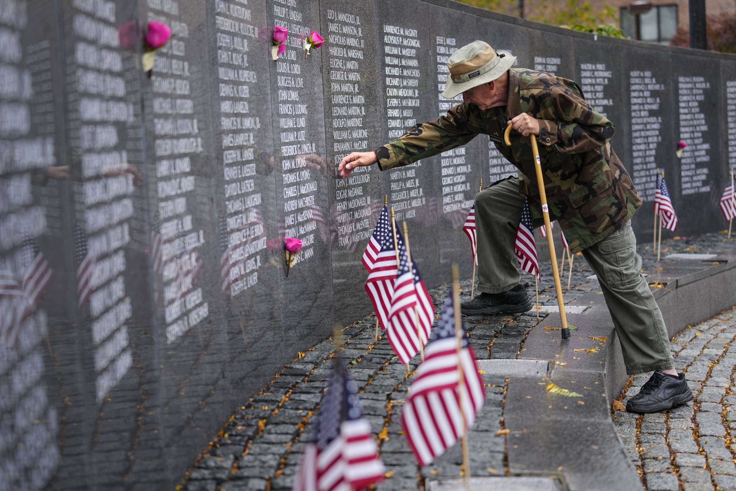 Plan Your Memorial Day Shopping: Which Stores Are Open and Which Are Closed in 2023