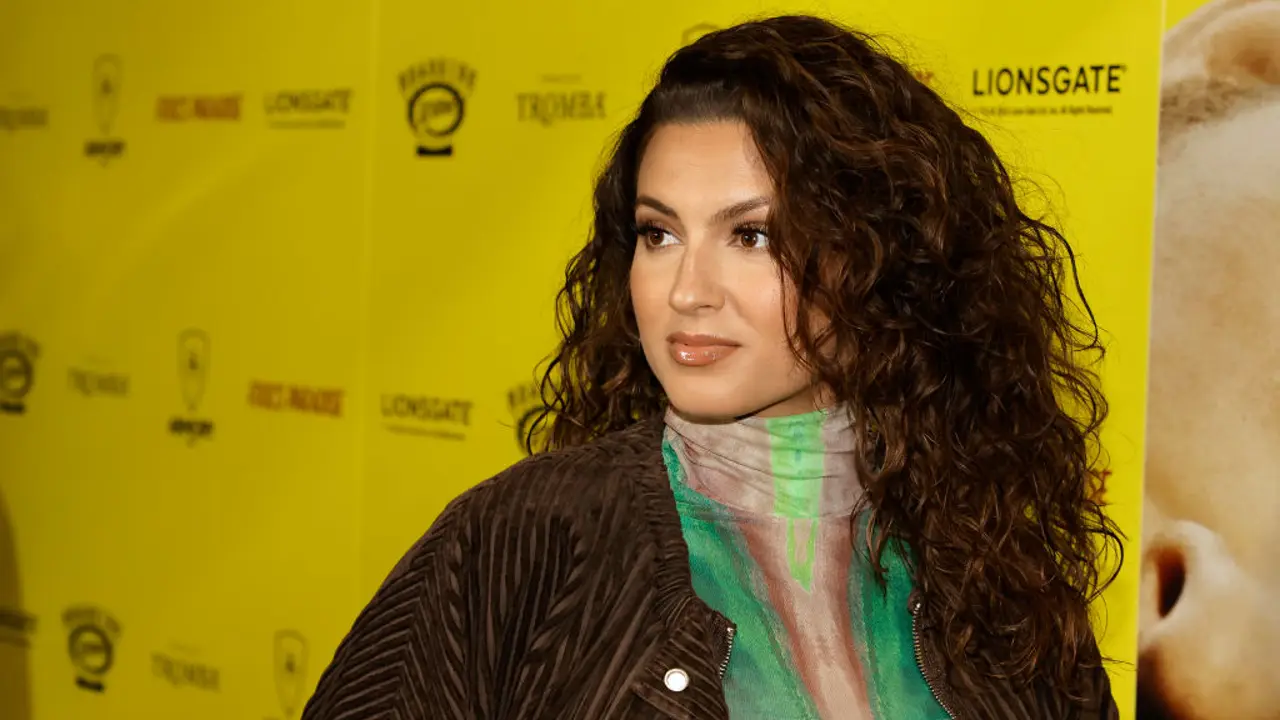 Singer Tori Kelly rushed to hospital after collapsing in LA, TMZ reports