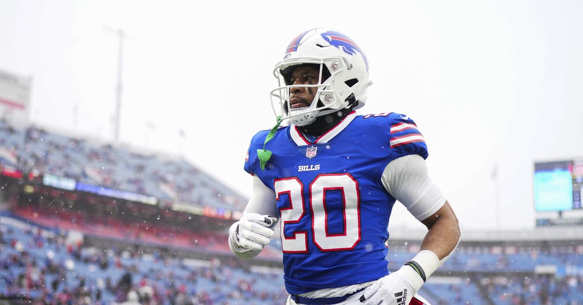 Bills' Nyheim Hines set to miss 2023 season after jet ski accident results in ACL injury, per report