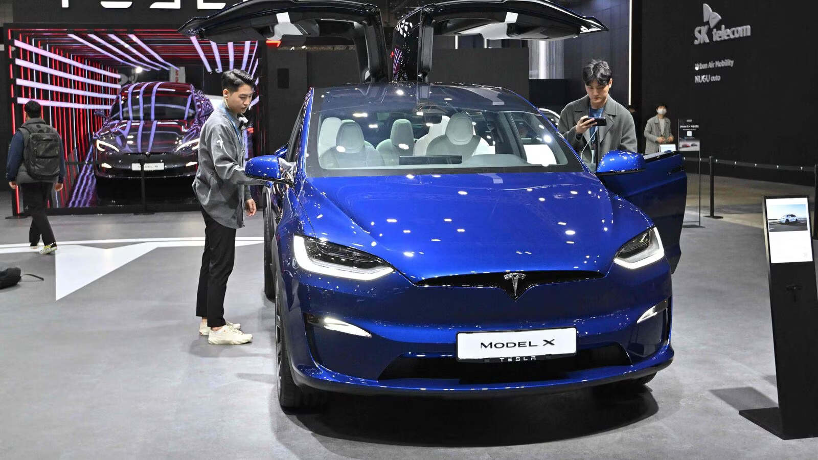 Tesla Earnings, Profit Margins Beat Wall Street Forecasts Amid Global EV Price War