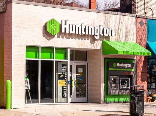 Huntington Bancshares Inc. Review – Distracted Driving Assessment – Current Grade F