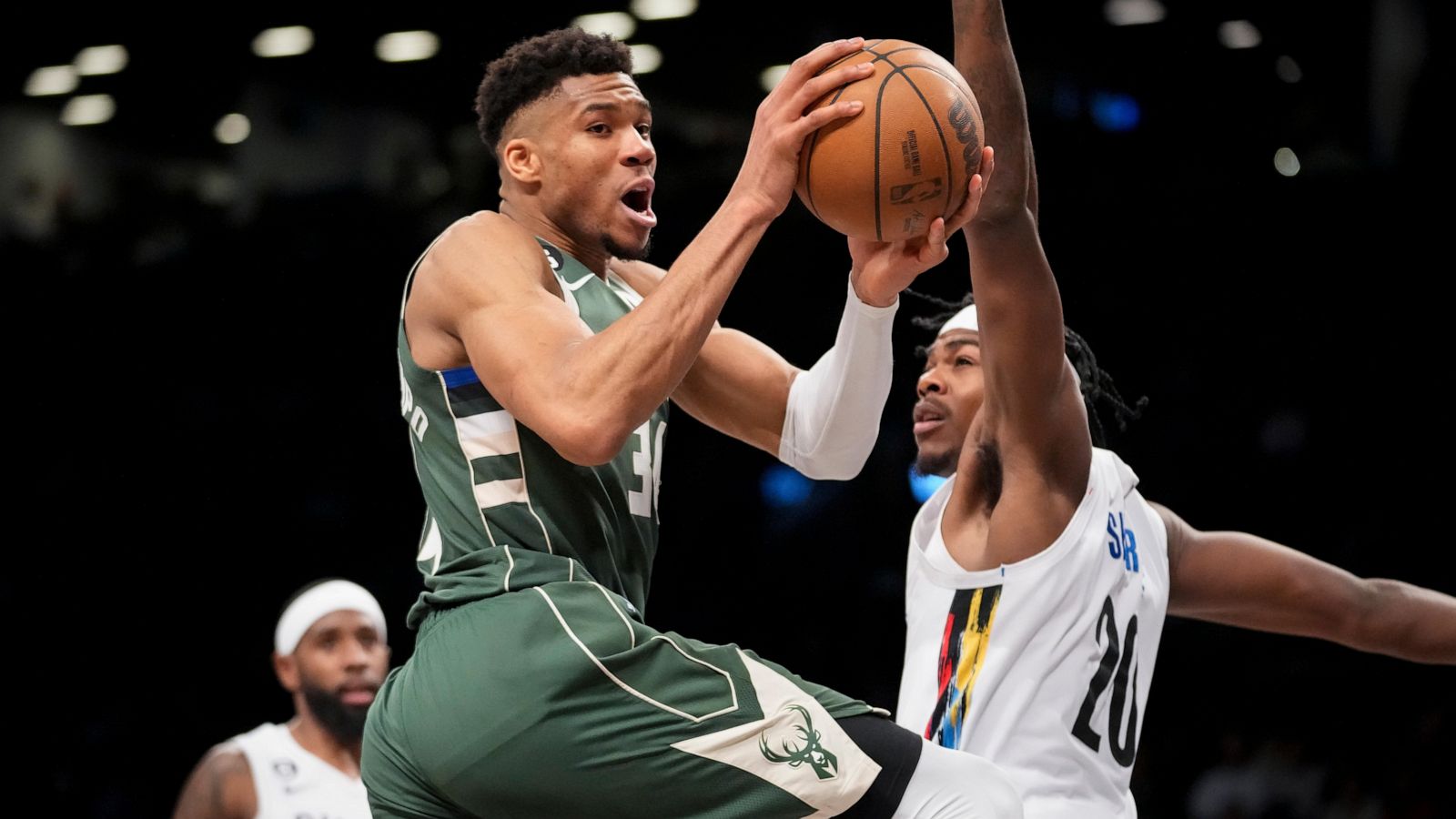 Milwaukee Bucks win 15th straight game with 118-104 victory over Brooklyn Nets