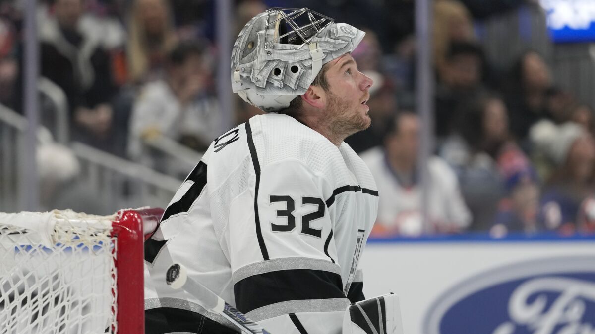 Los Angeles Kings Trade Goalie Jonathan Quick To Last Place Columbus