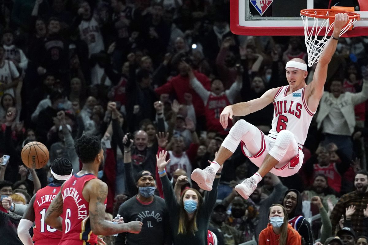 Bulls’ Alex Caruso deserves some hardware at halfway point