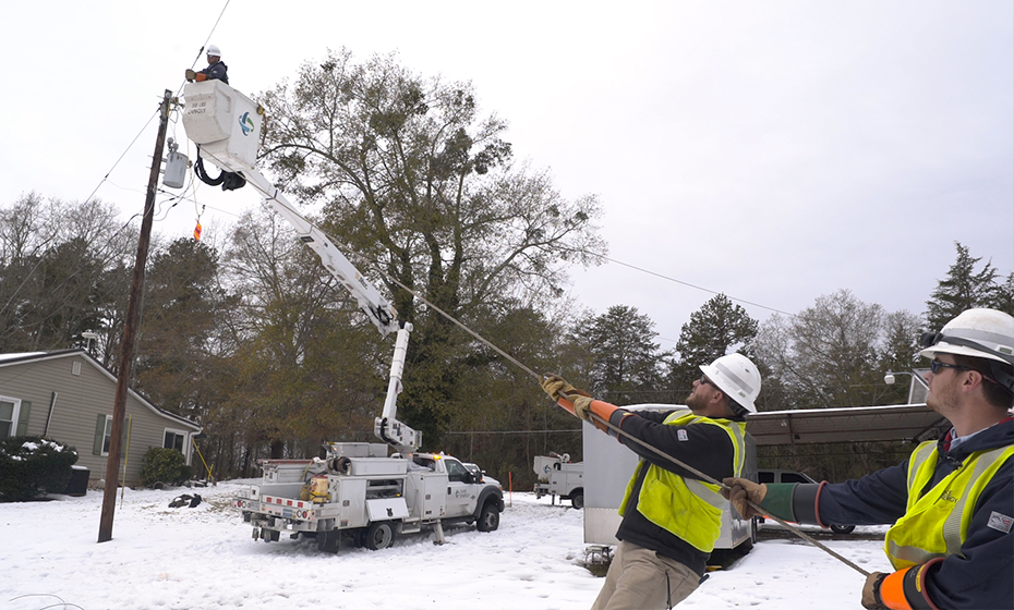 Duke Energy crews to begin damage assessment, power restoration once winter storm moves through Carolinas