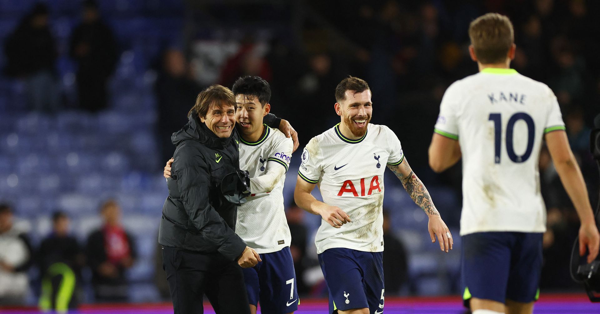 Harry Kane brace catapults Tottenham to rout of Crystal Palace